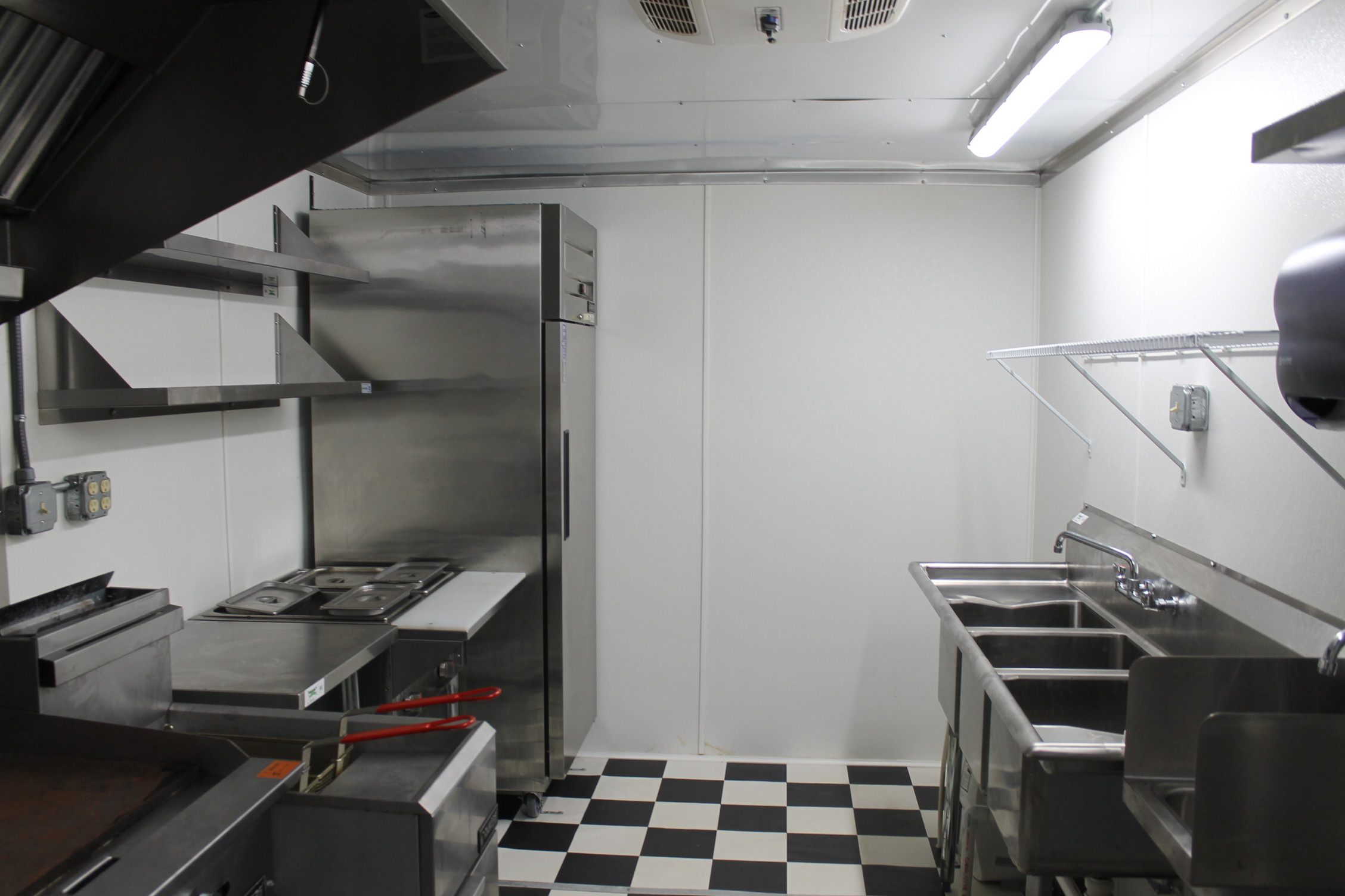 Used 2024 Mobile Kitchen 8.5 x 16