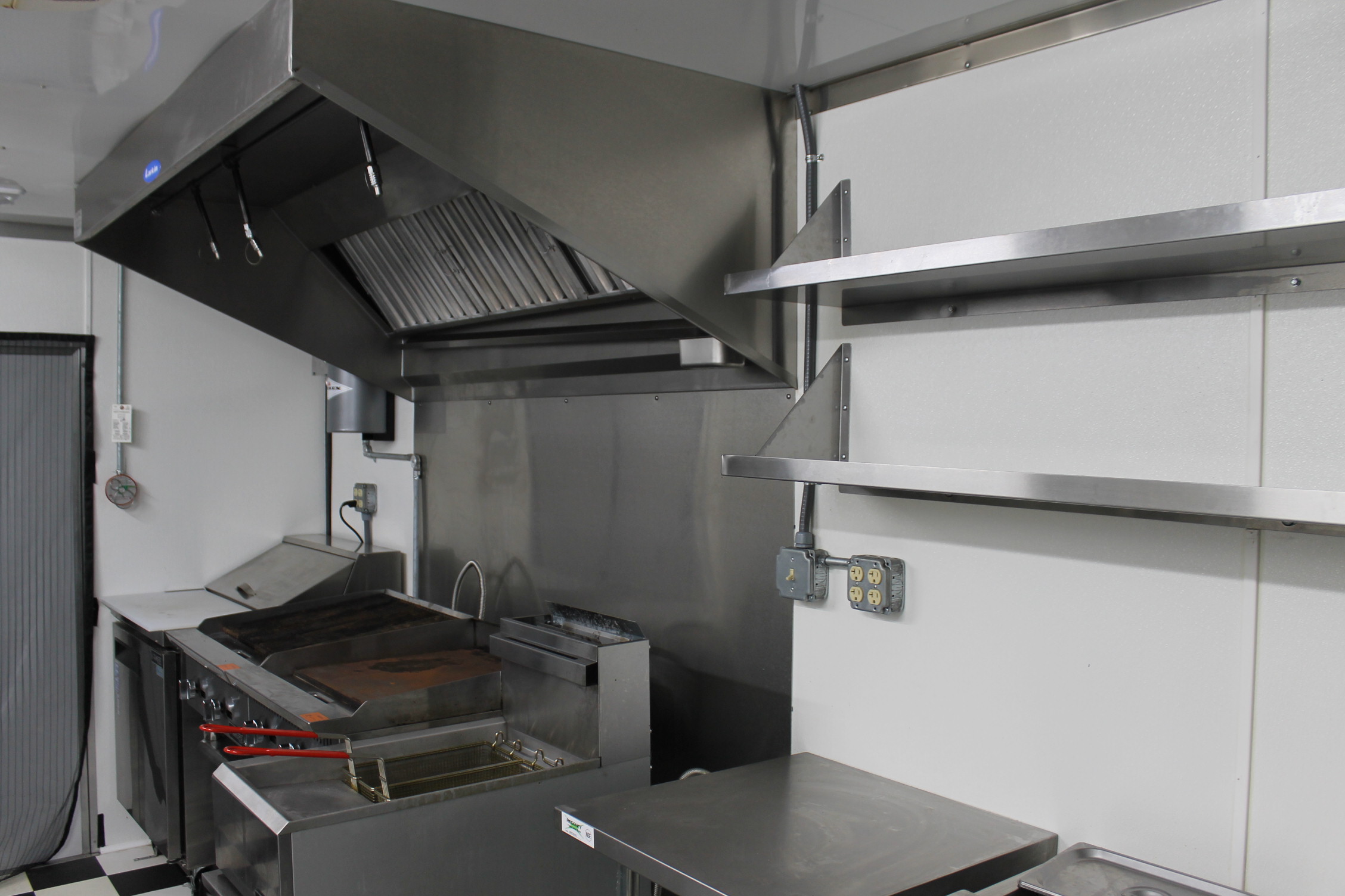 Used 2024 Mobile Kitchen 8.5 x 16